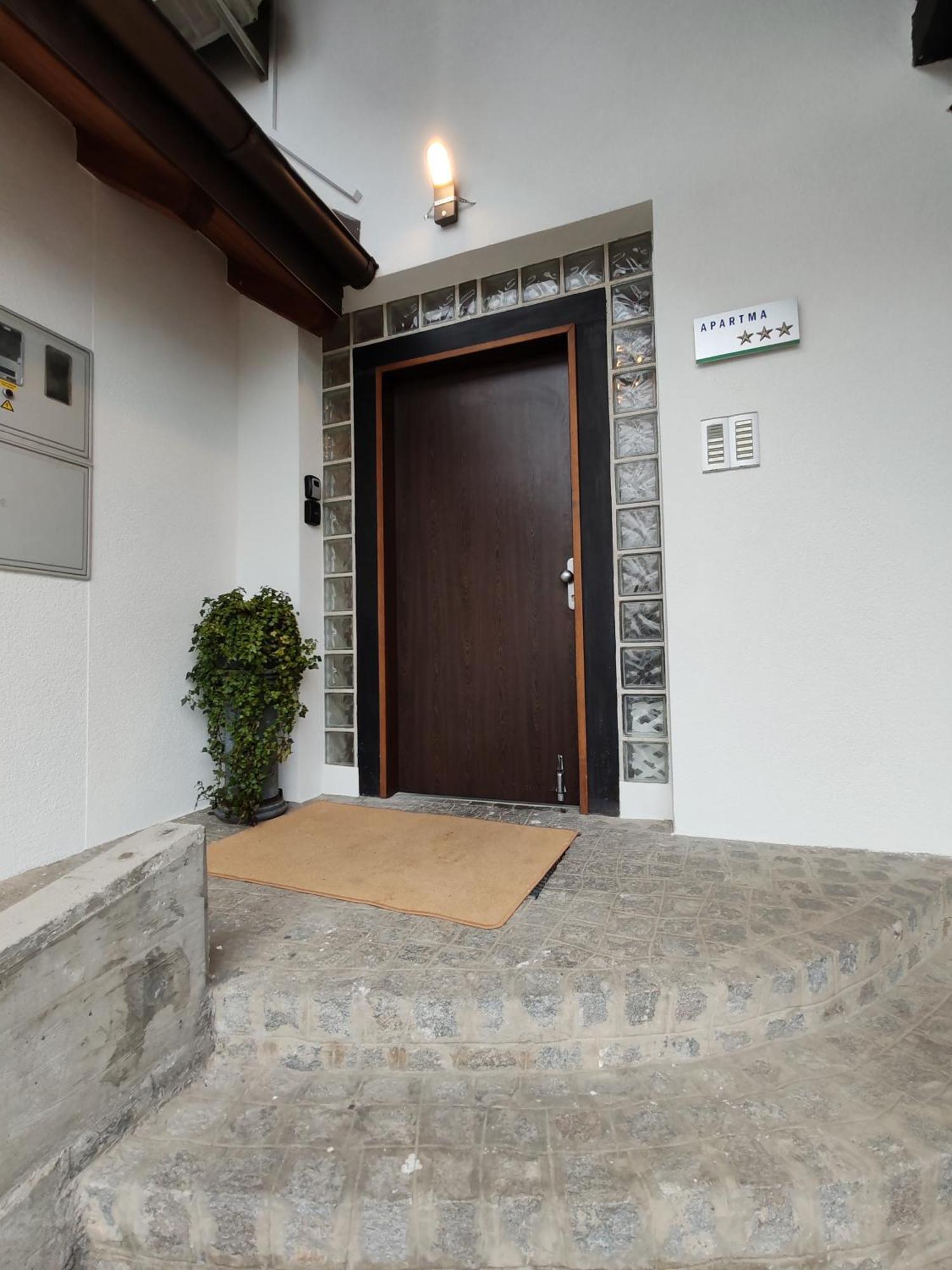 Lucky Center Ljubljana Apartment Exterior foto